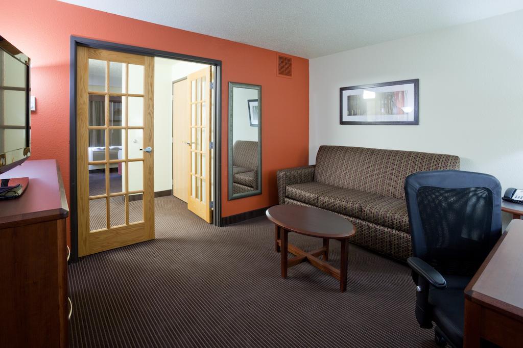 Americinn By Wyndham Grand Forks Room photo